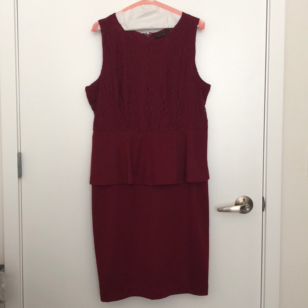 XL Peplum dress with lace design